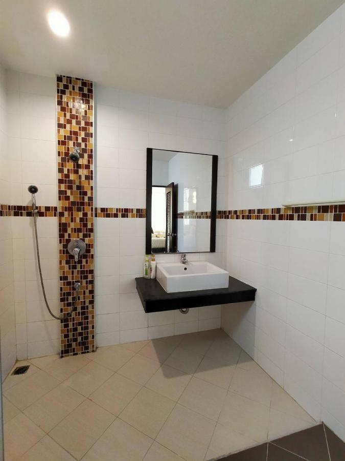 K.M. House Hotell Krabi town Eksteriør bilde